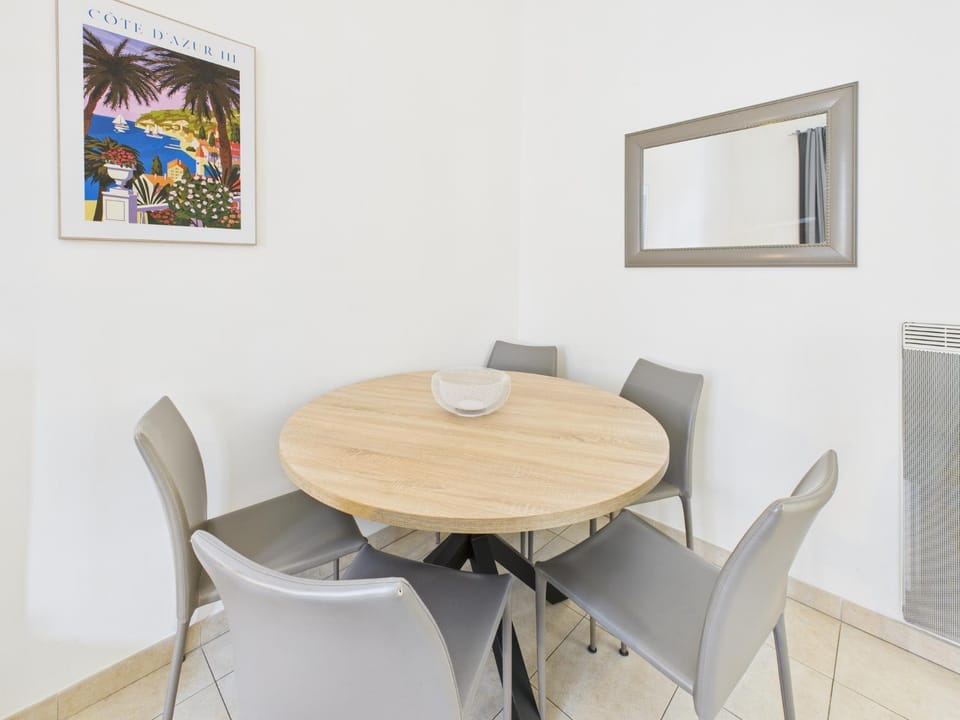Communal lounge/ TV room, Living room, Seating area
