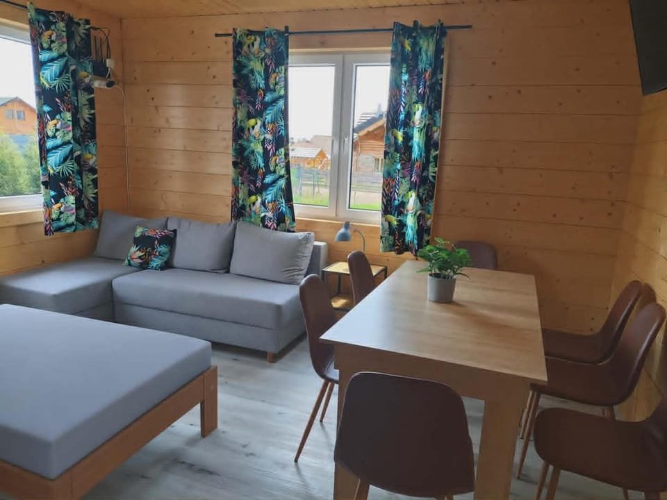 Kudowskie Chatynki Domki Całoroczne MINI ZOO Apartment in Lower Silesian Voivodeship
