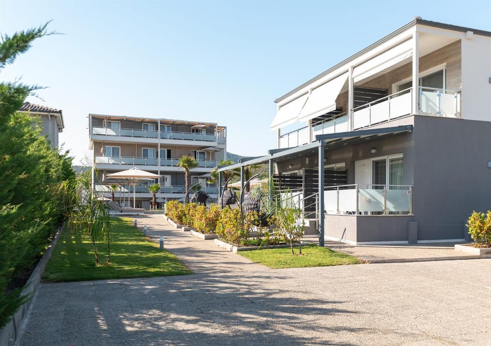 Property building, Swimming pool