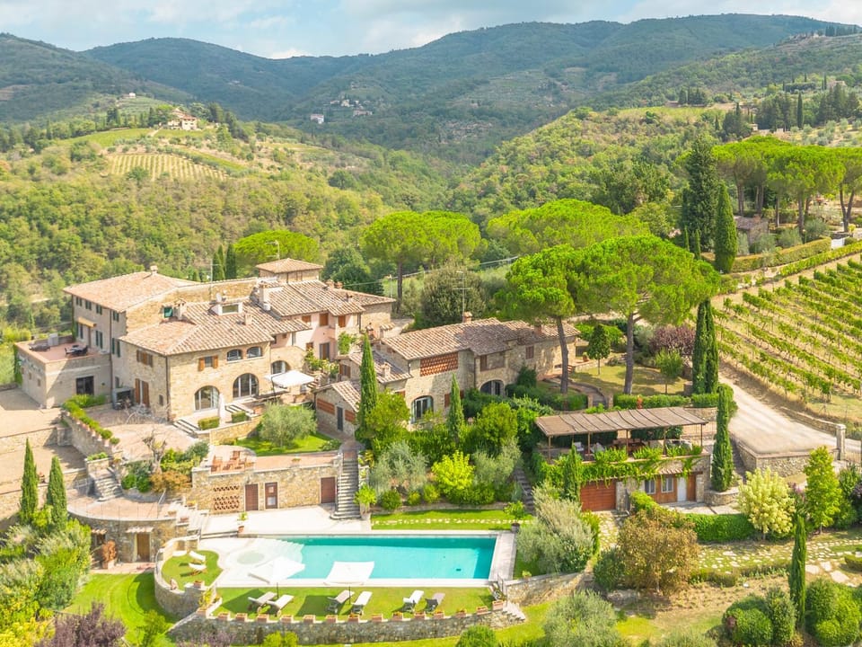 Bird's eye view, Pool view