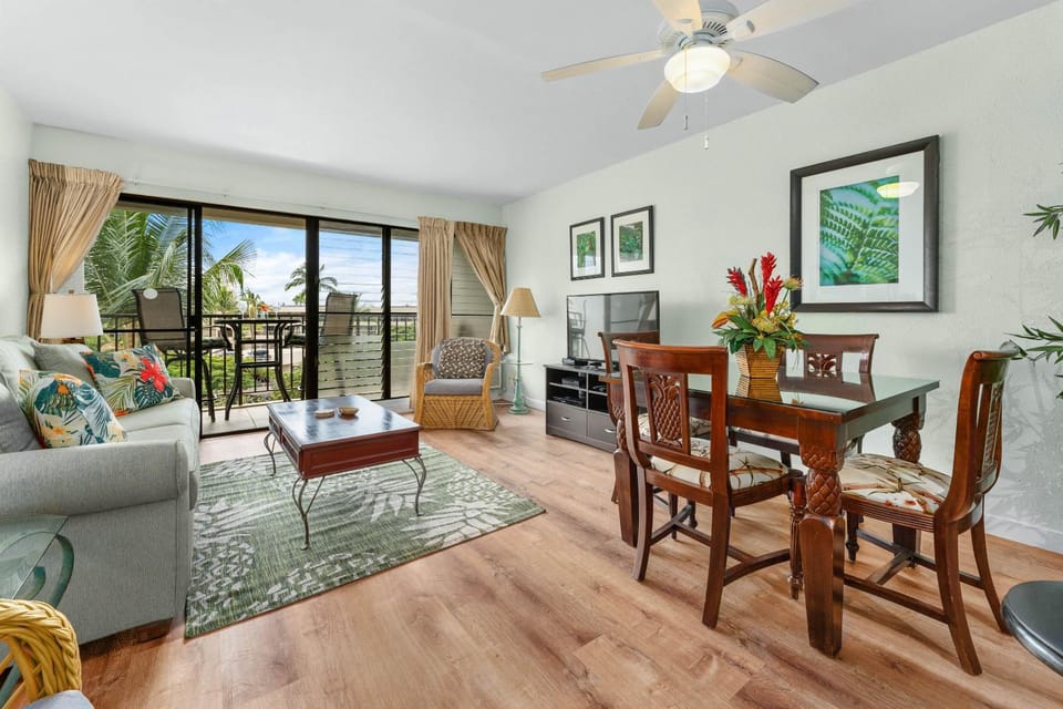 TV and multimedia, Balcony/Terrace, Living room, Seating area, Dining area, furniture