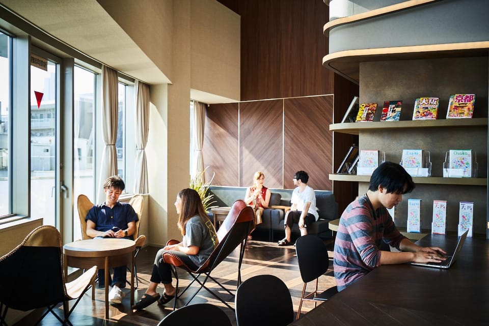 Communal lounge/ TV room