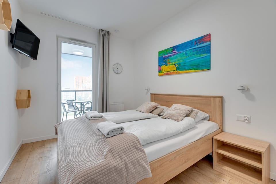Bedroom, towels