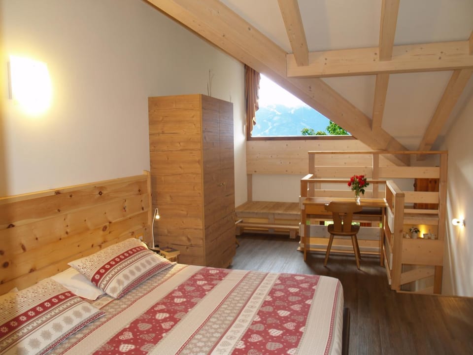 Bed, Photo of the whole room