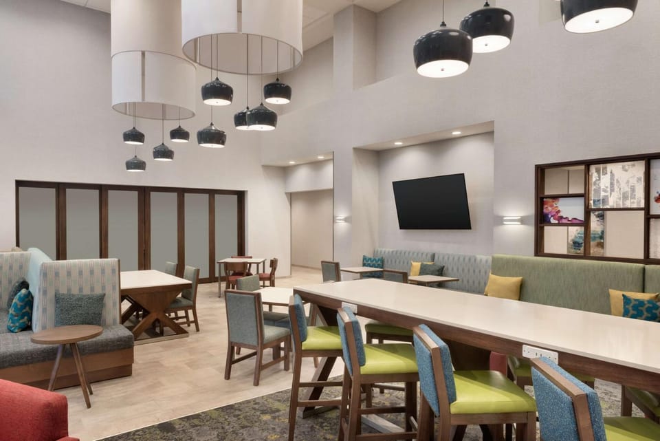 Communal lounge/ TV room, Lobby or reception