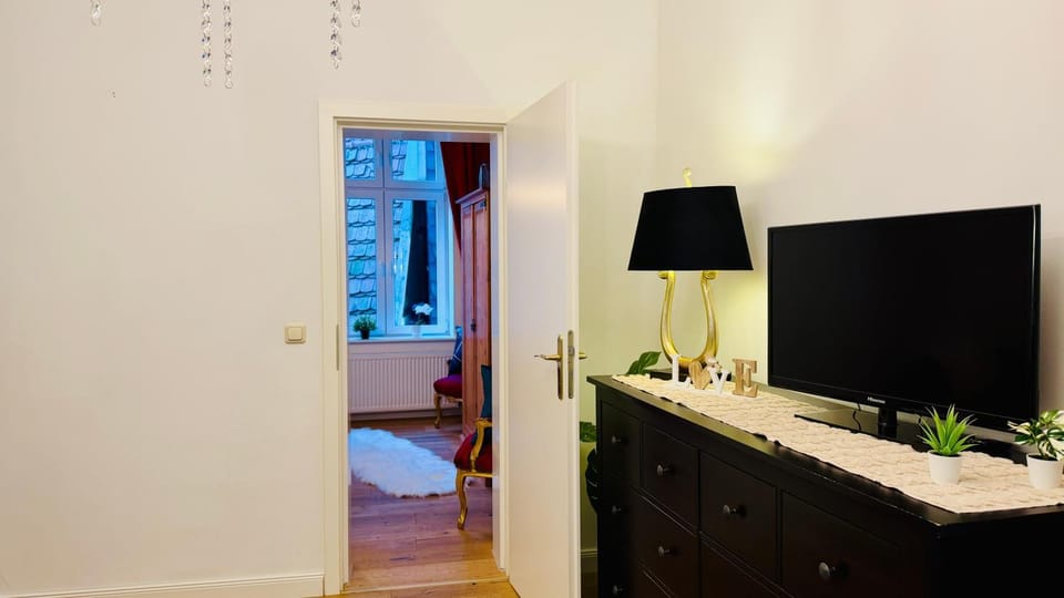 FewoZauber "Pension am Dom", Historische Apartments, Superzentral, 7min zum Schloss Apartment in Schwerin