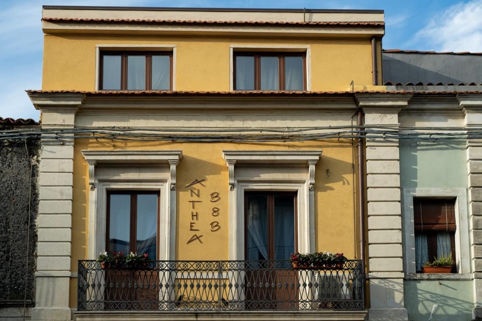 Property building, Property logo or sign, Balcony/Terrace