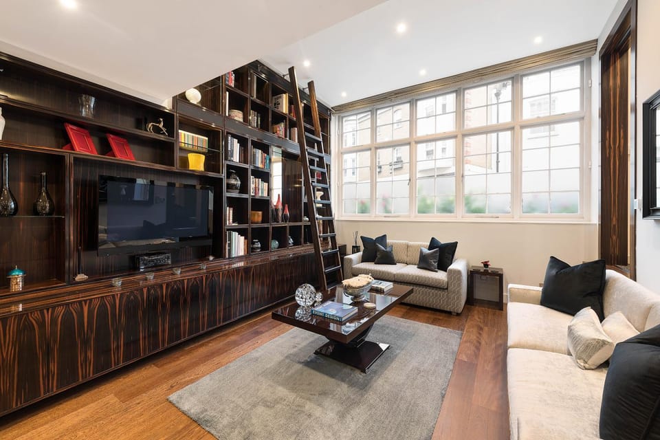 Library, TV and multimedia, Living room, Seating area