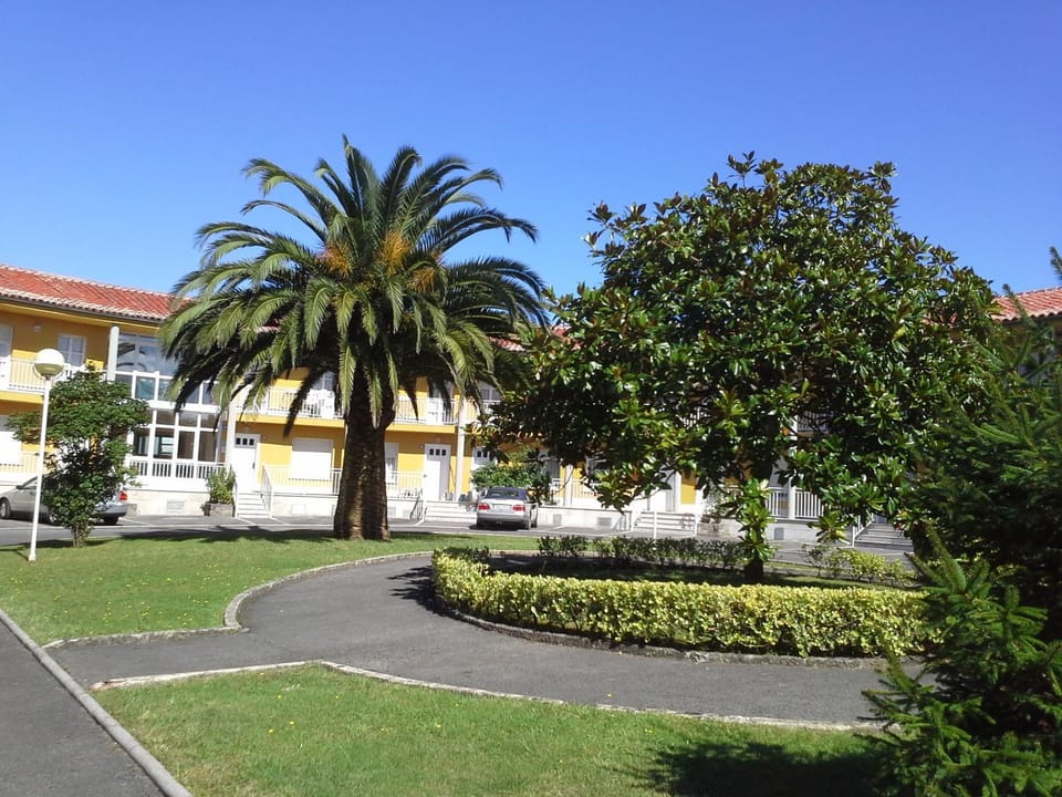 Facade/entrance, Facade/entrance, Garden