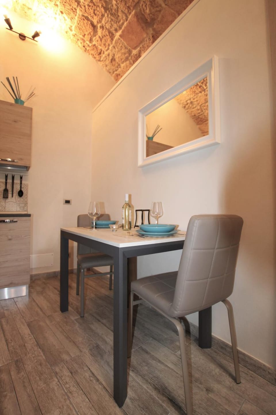 Seating area, Dining area