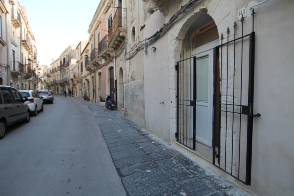 Facade/entrance, Neighbourhood, Street view