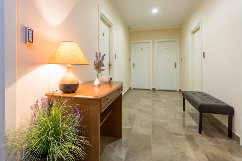 Spring, Day, Lobby or reception, Other, Decorative detail, On site