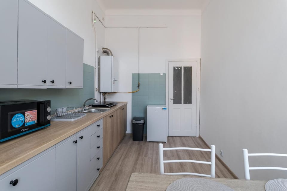 Kitchen or kitchenette, Dining area, pet friendly, stove