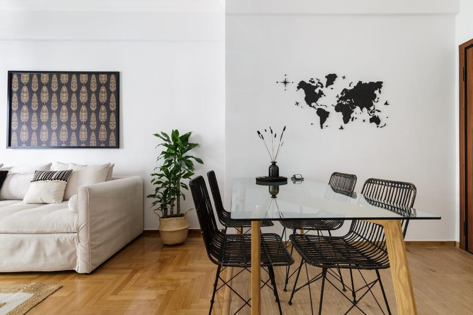 Seating area, Dining area