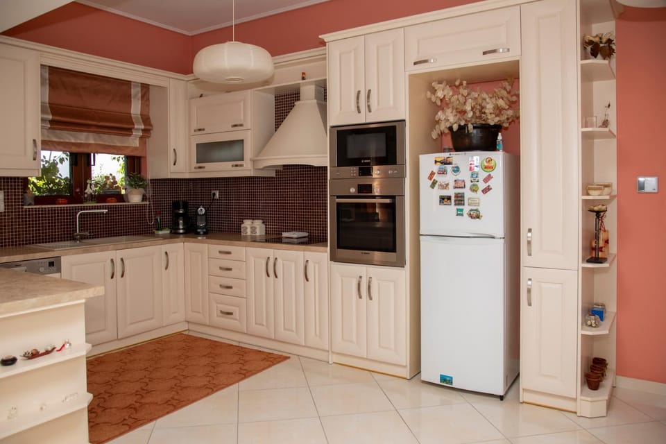 microwave, oven, stove, kitchen