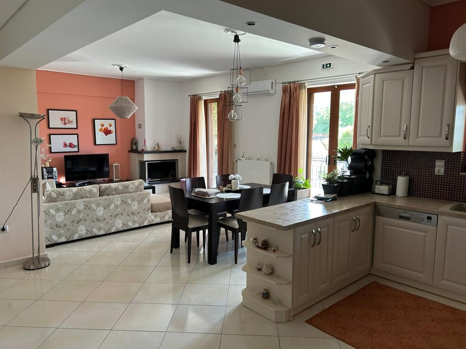Living room, Dining area, kitchen