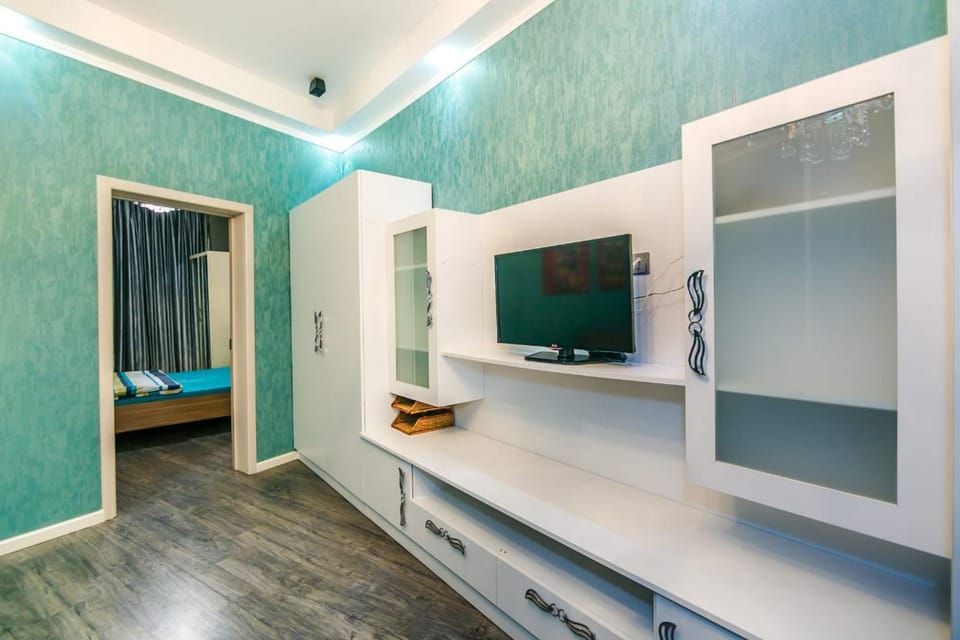 TV and multimedia, wardrobe