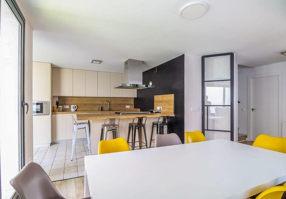 GuestReady - Valdelagrana Spacious: 300m to Beach Bed and Breakfast in El Puerto de Santa María