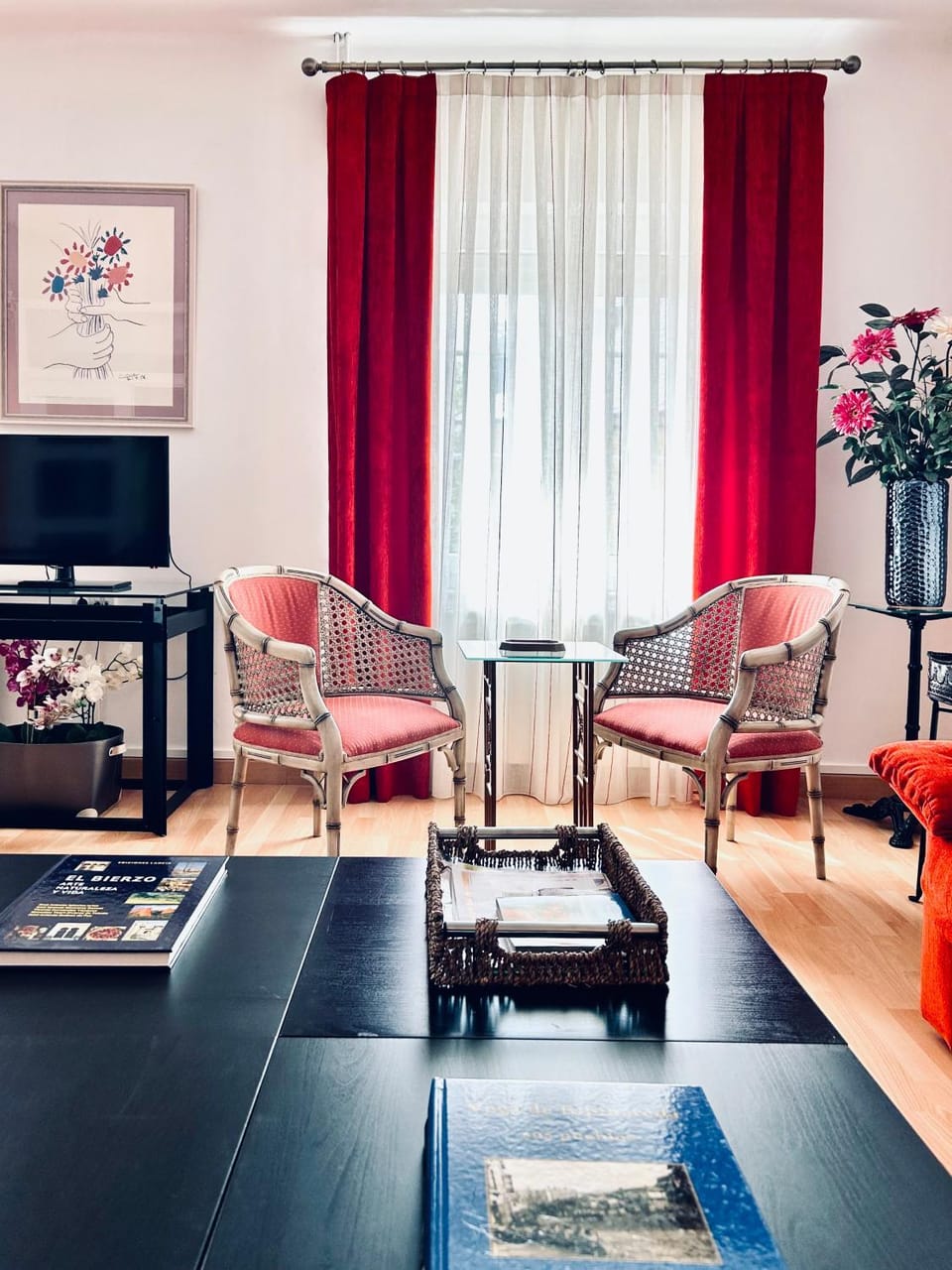 TV and multimedia, Living room, Seating area