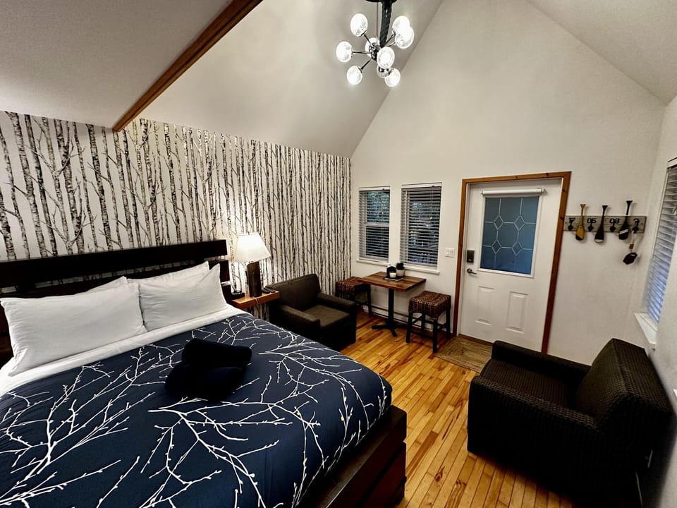 Cozy Cabin Near Walking Trails And Beaches! Cabin in Ucluelet
