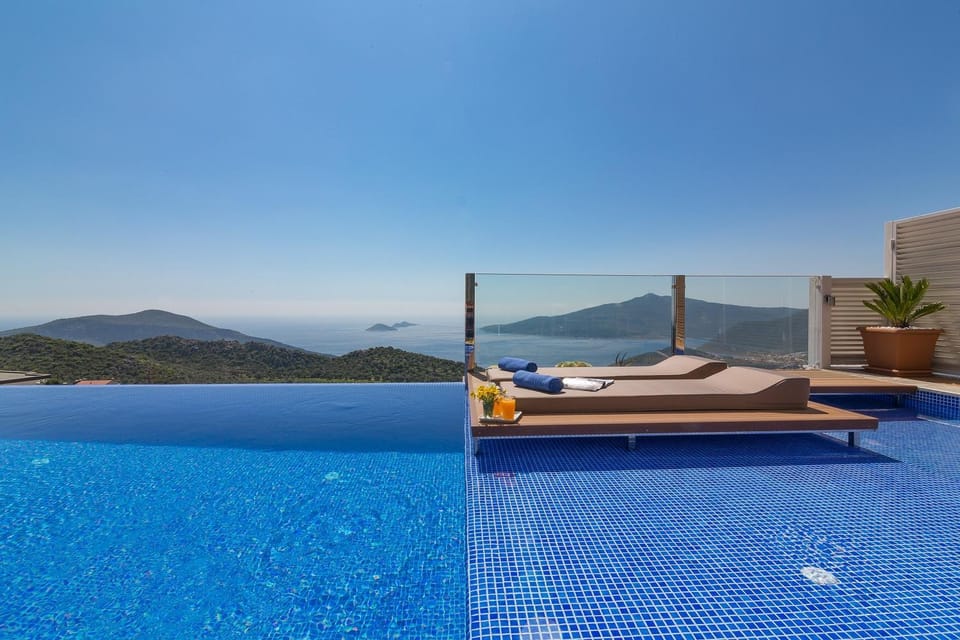 Balcony/Terrace, Pool view, Sea view, Swimming pool