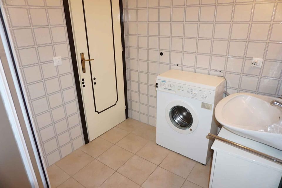 Shower, Bathroom, washing machine