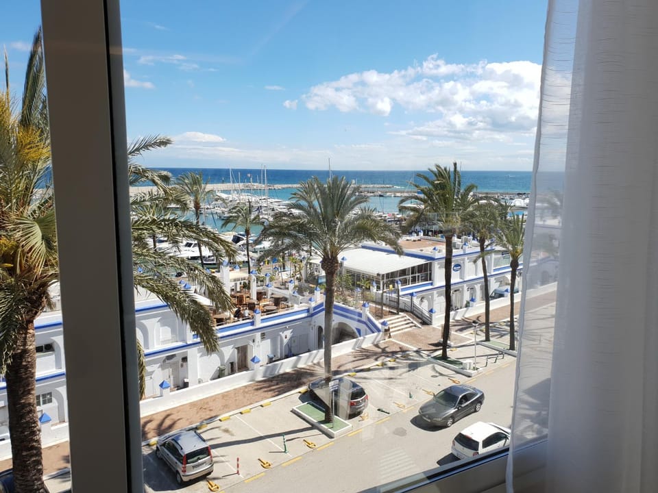 FANTASTIC APARTMENT IN FRONT OF THE SEA & MARINA Apartment in Estepona