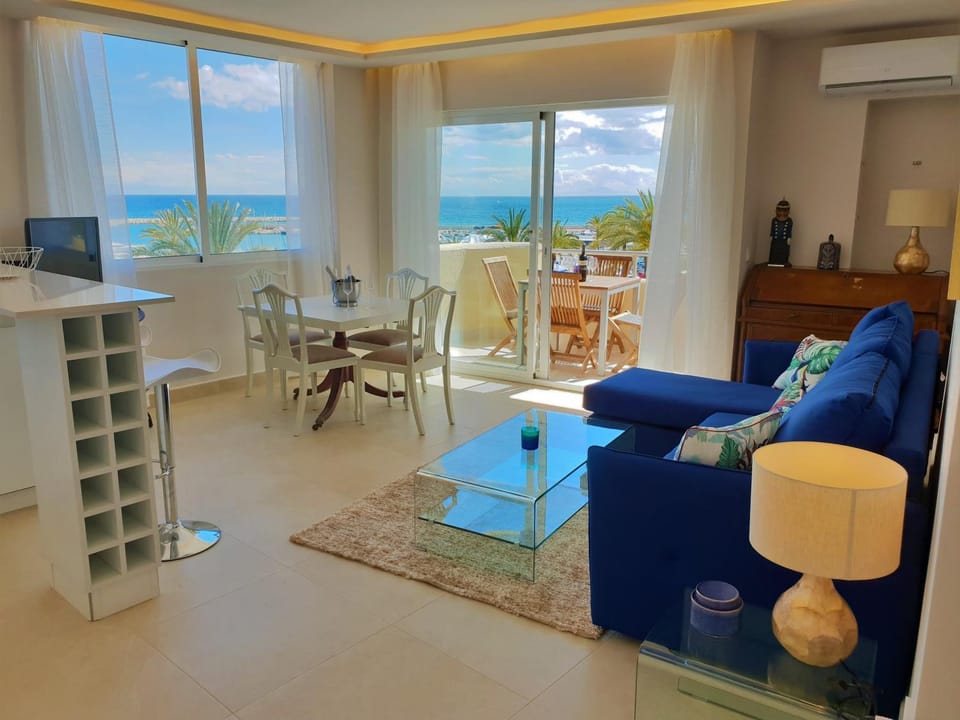 FANTASTIC APARTMENT IN FRONT OF THE SEA & MARINA Apartment in Estepona