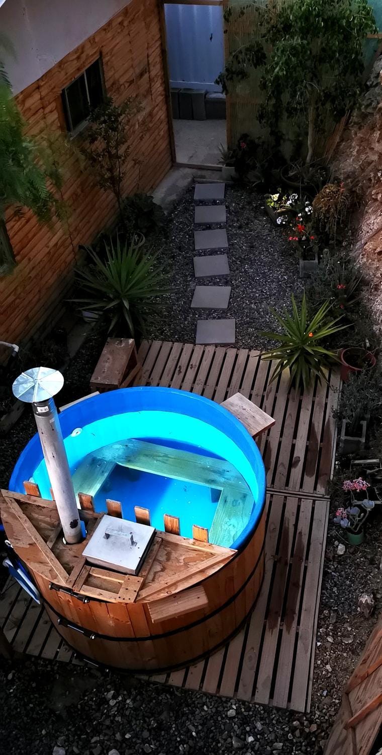 Patio, Day, Garden, Hot Tub, Garden view