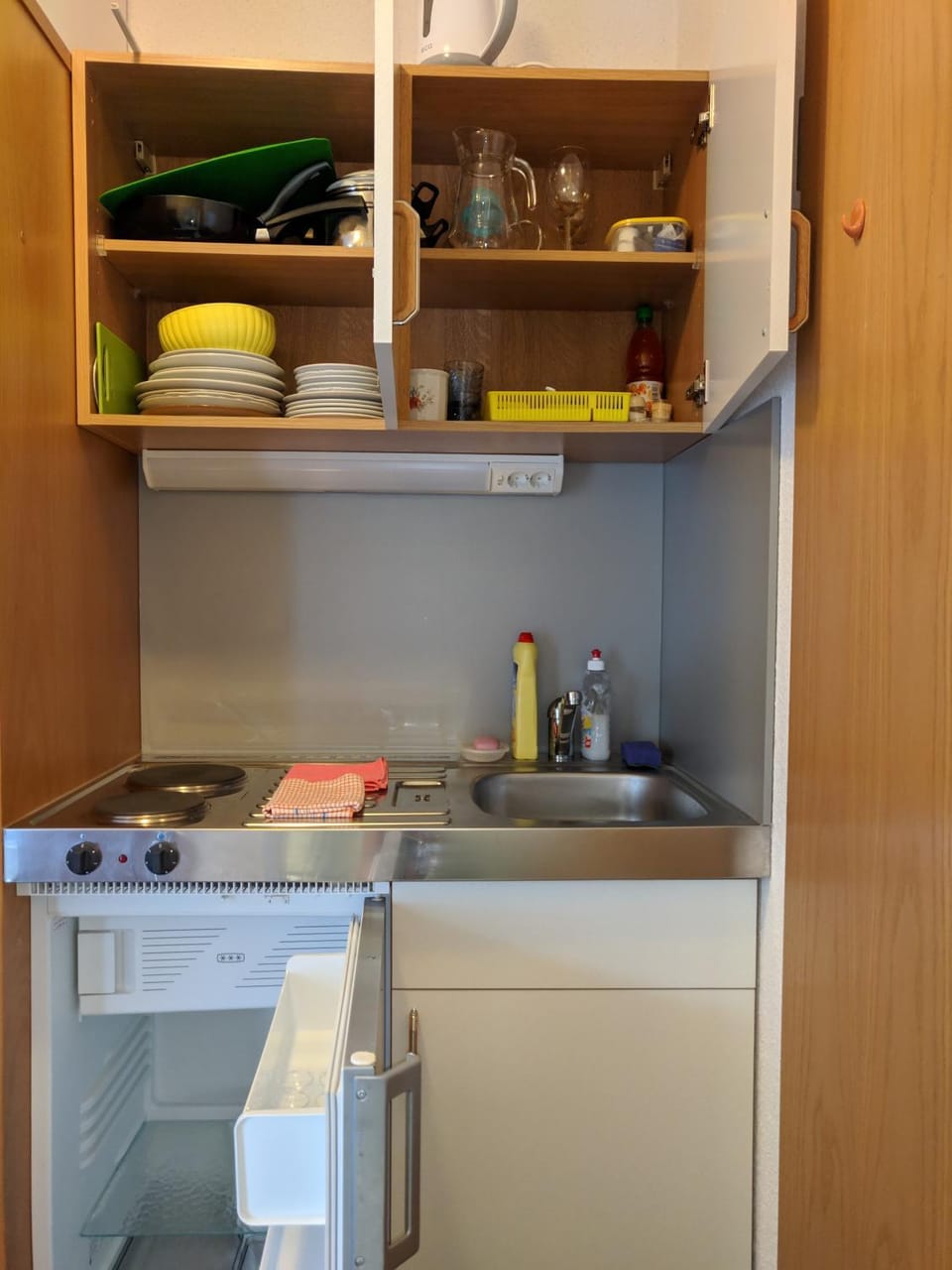 Kitchen or kitchenette