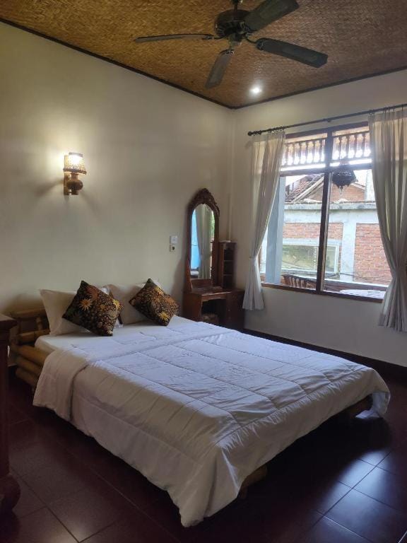 Candra Asri Bungalow! Free Early Check In! Bed and Breakfast in Ubud