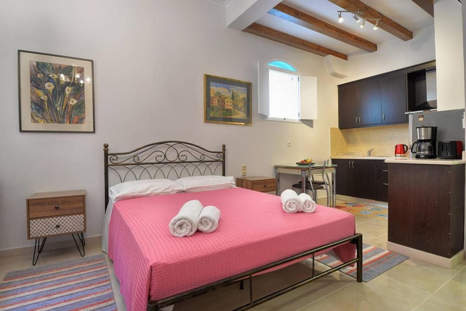Bed, Kitchen or kitchenette, Photo of the whole room
