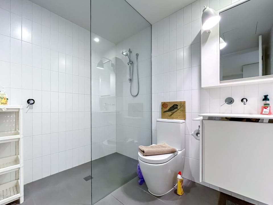 Shower, Toilet, Bathroom
