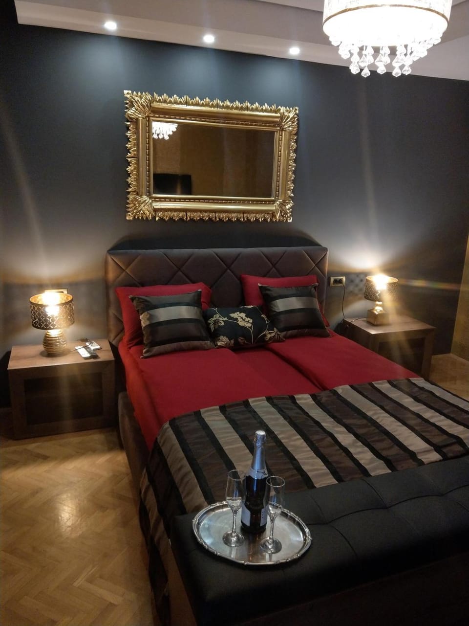 Golden Mirror Apartment Apartment in Novi Sad