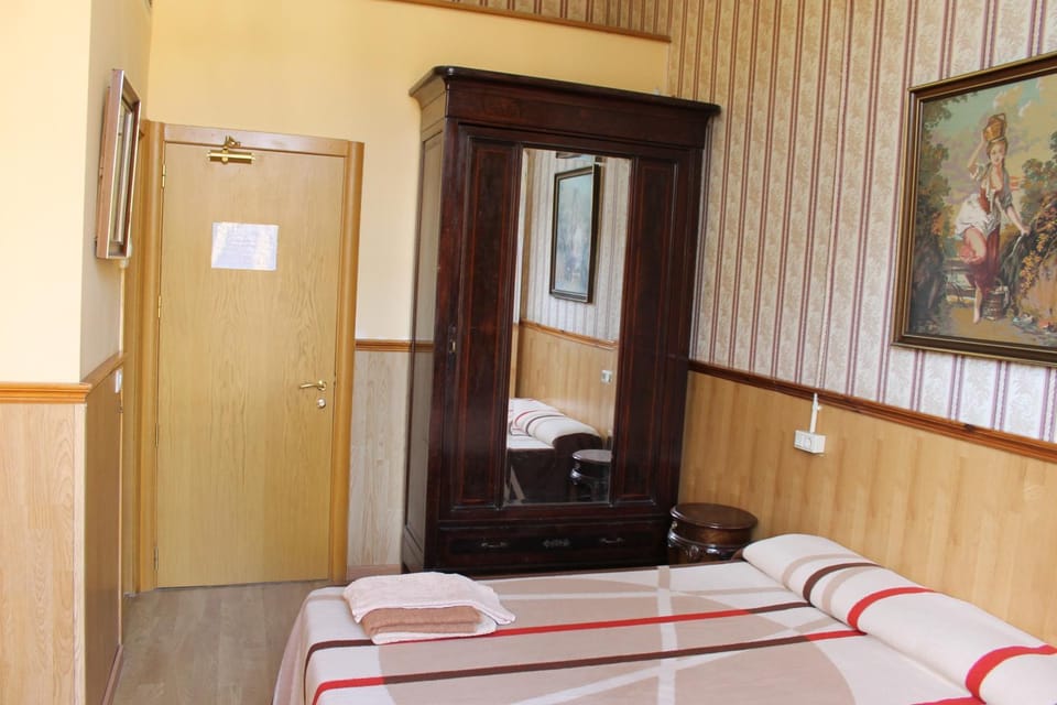 Day, Photo of the whole room