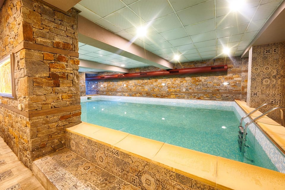 Pool view, Swimming pool, Swimming pool