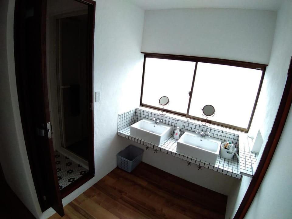 ツバメハウス Bed and Breakfast in Japan