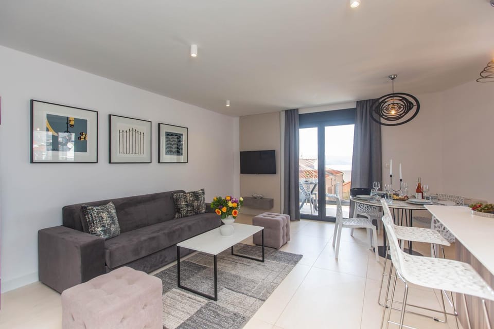 Villa 21 B Apartment in Okrug Gornji