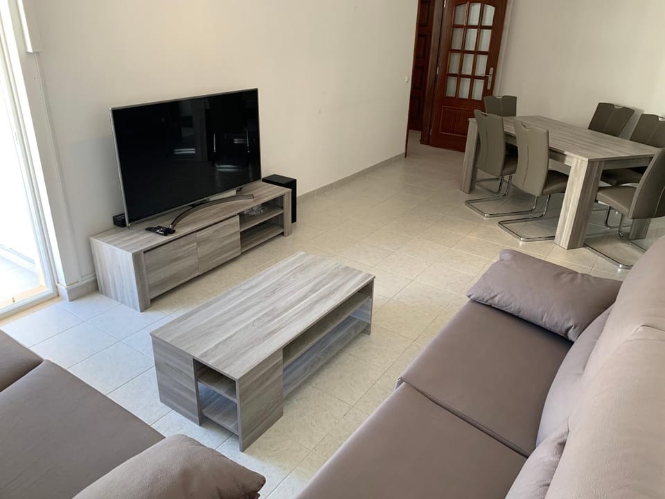 TV and multimedia, Living room, Seating area