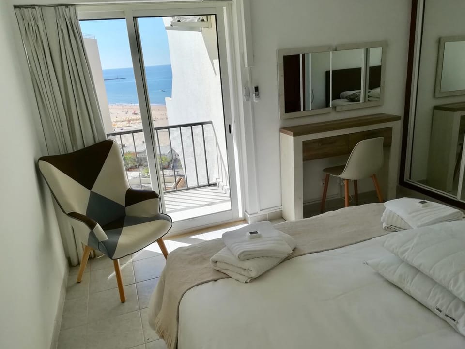 Bed, Balcony/Terrace, Photo of the whole room, Bedroom, Sea view