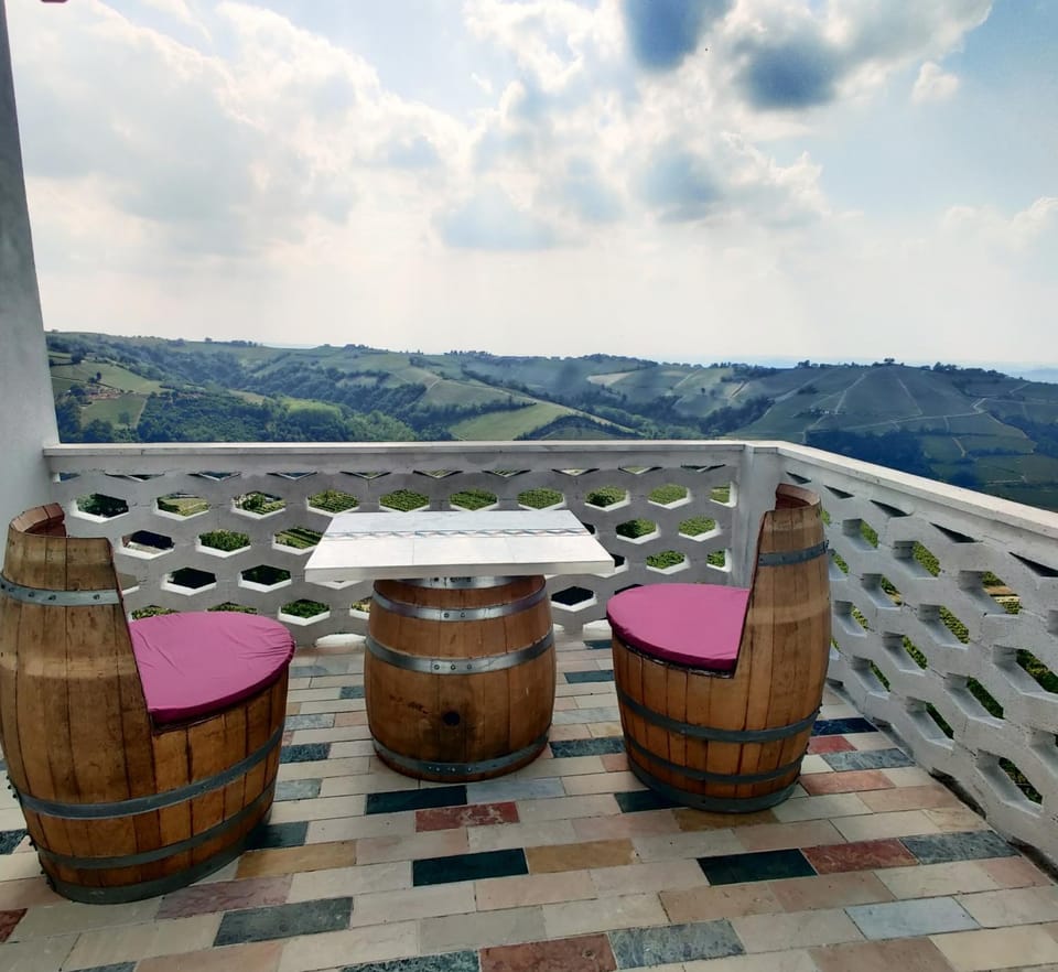 View (from property/room), Balcony/Terrace, Bedroom