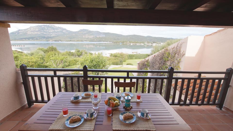 Balcony/Terrace, Dining area, Garden view, Sea view