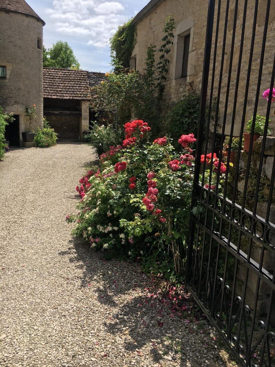LES CHAMBRES DE ROUGEMONT Bed and Breakfast in Bourgogne-Franche-Comté