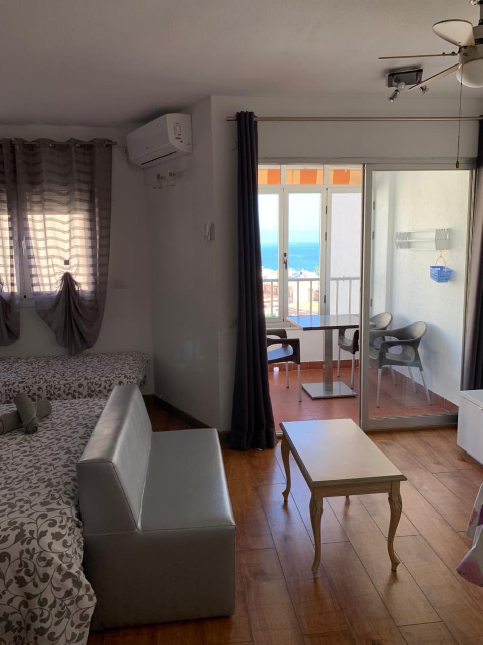 Living room, Photo of the whole room, Sea view