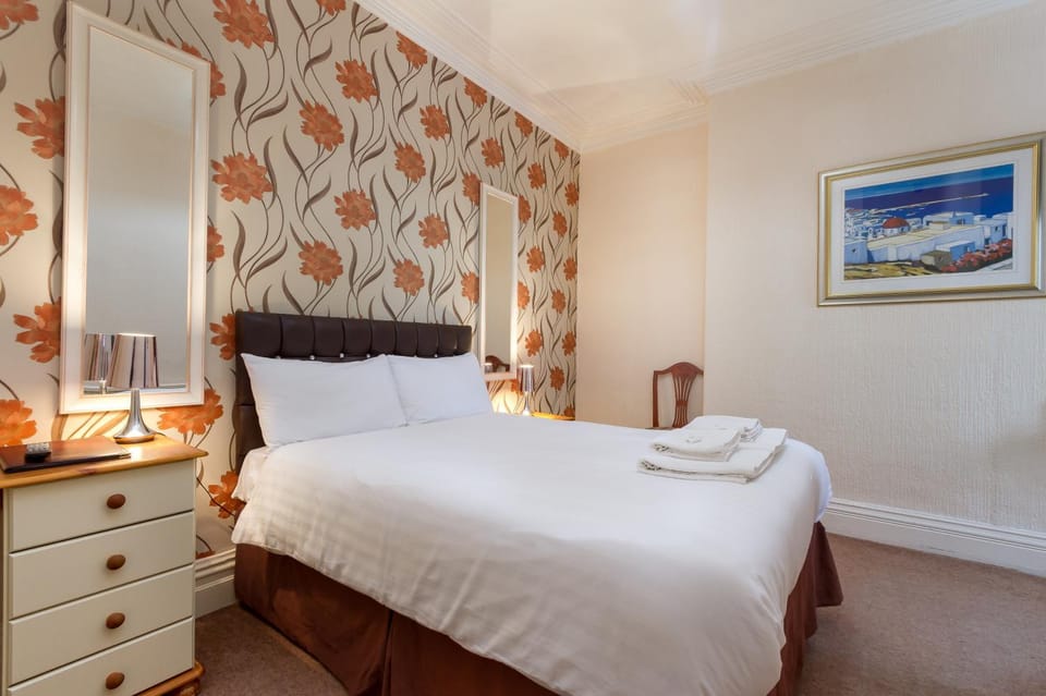 TV and multimedia, Coffee/tea facilities, Pets, Inner courtyard view