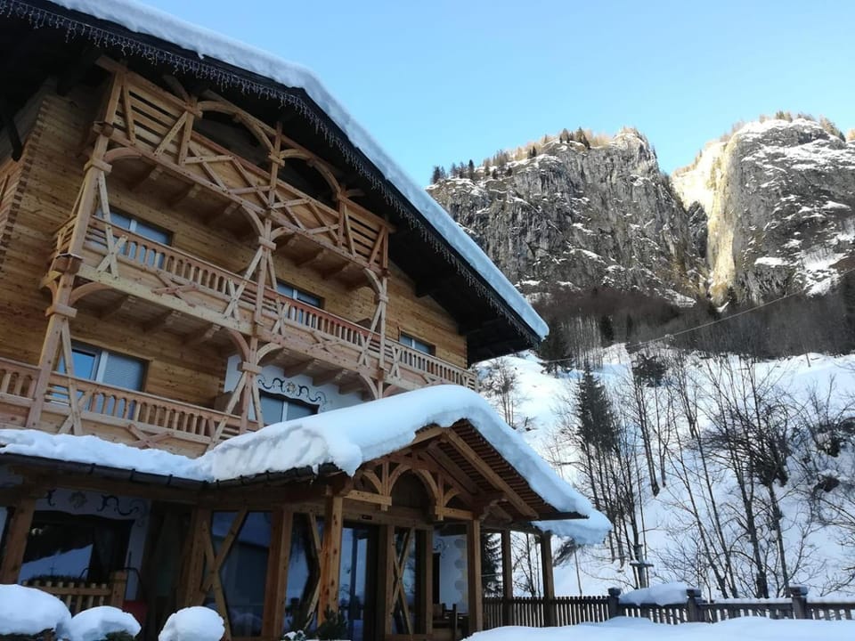 Property building, Winter