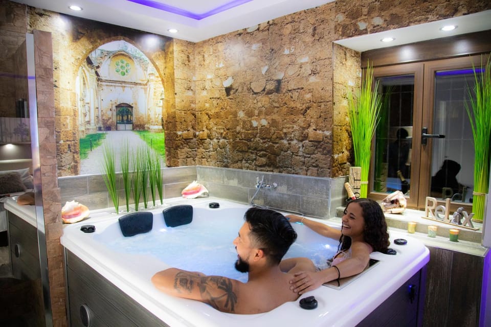 LA VEGUILLA DELUXE JACUZZi Apartment in Aragon