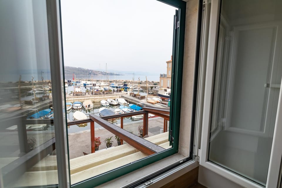 Living room, Sea view