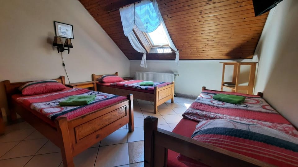 Airport Budapest Sarokhaz Panzio Bed and Breakfast in Budapest