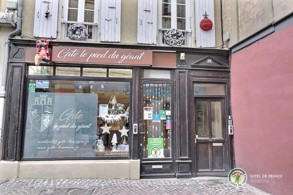 Gîte le pied du géant - Local sécurisé pour les vélos Bed and Breakfast in Provence-Alpes-Côte d'Azur